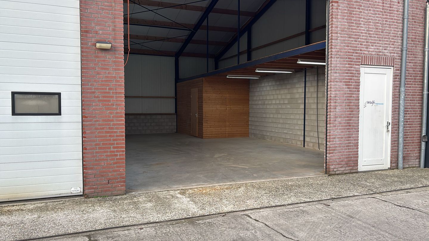 Bekijk foto 3 van Langenboomseweg 58