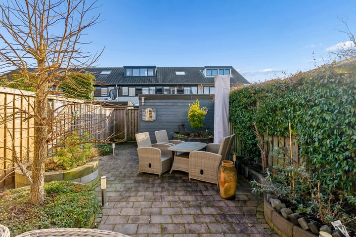 Photo 44 of Jacques Tatilaan 143