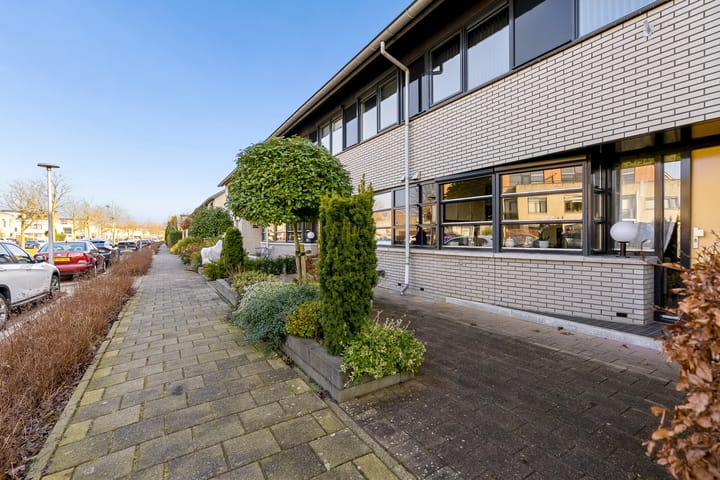 Photo 51 of Jacques Tatilaan 143