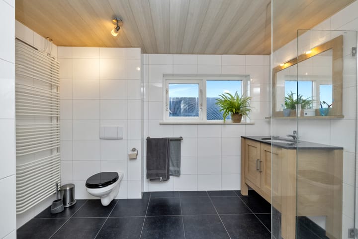 Photo 4 of Maarten Breetstraat 45