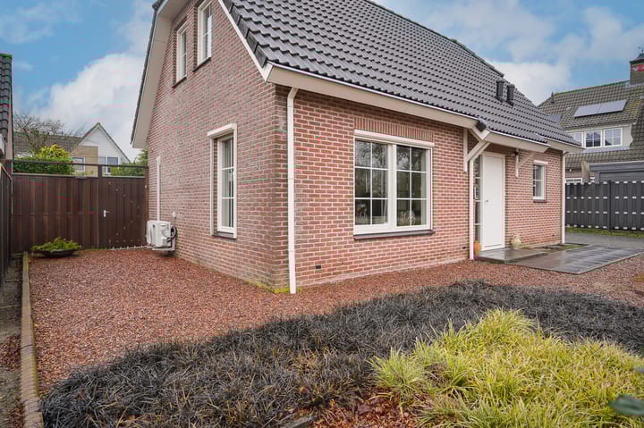 Foto 30 van Van Buurenstraat 8