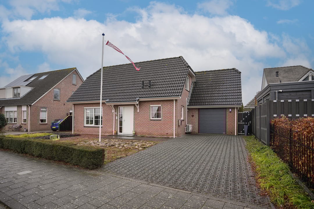 Photo 31 of Van Buurenstraat 8