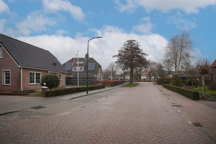 Foto 33 van Van Buurenstraat 8