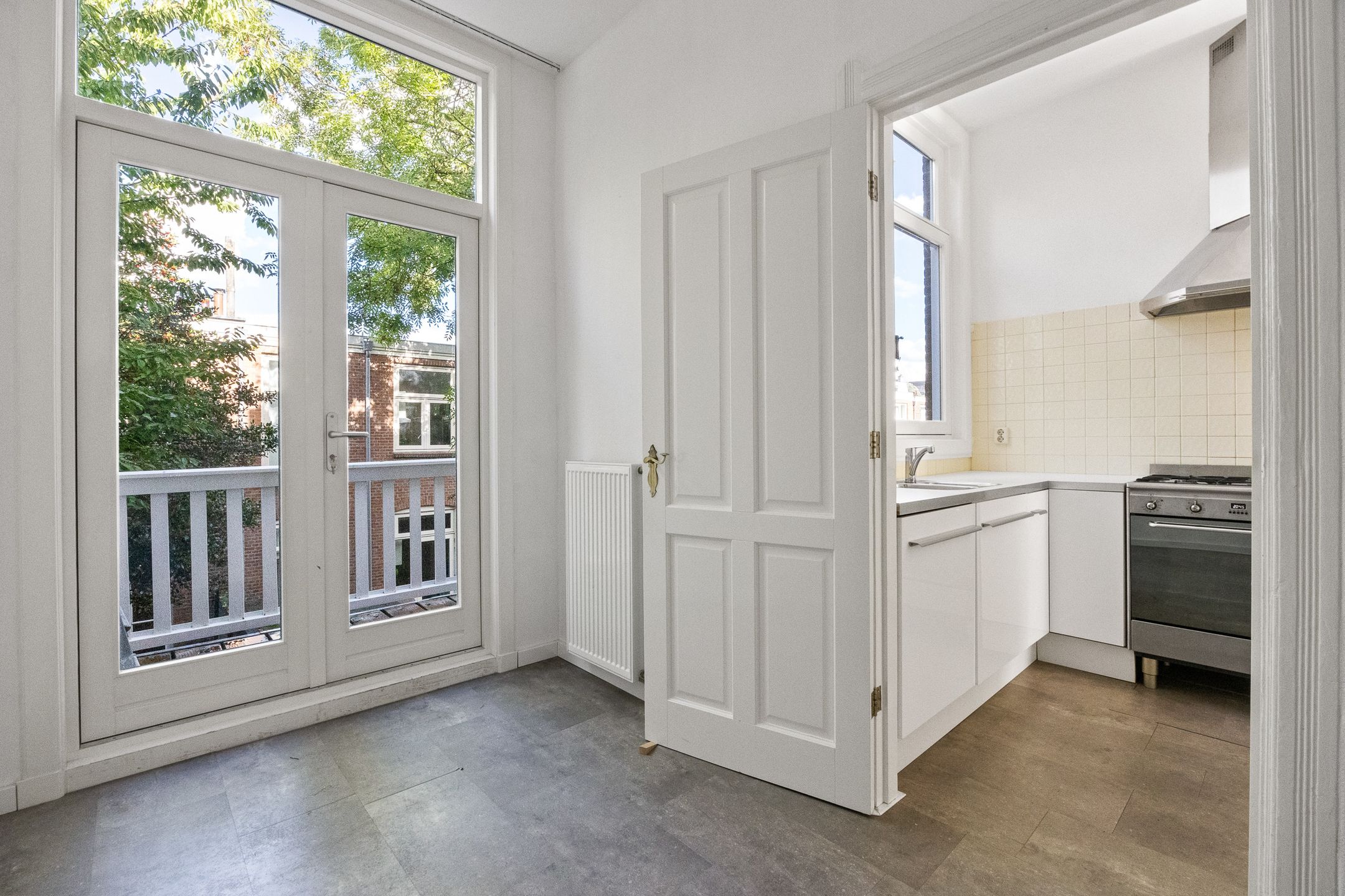 Photo 24 of Johannes Camphuijsstraat 284