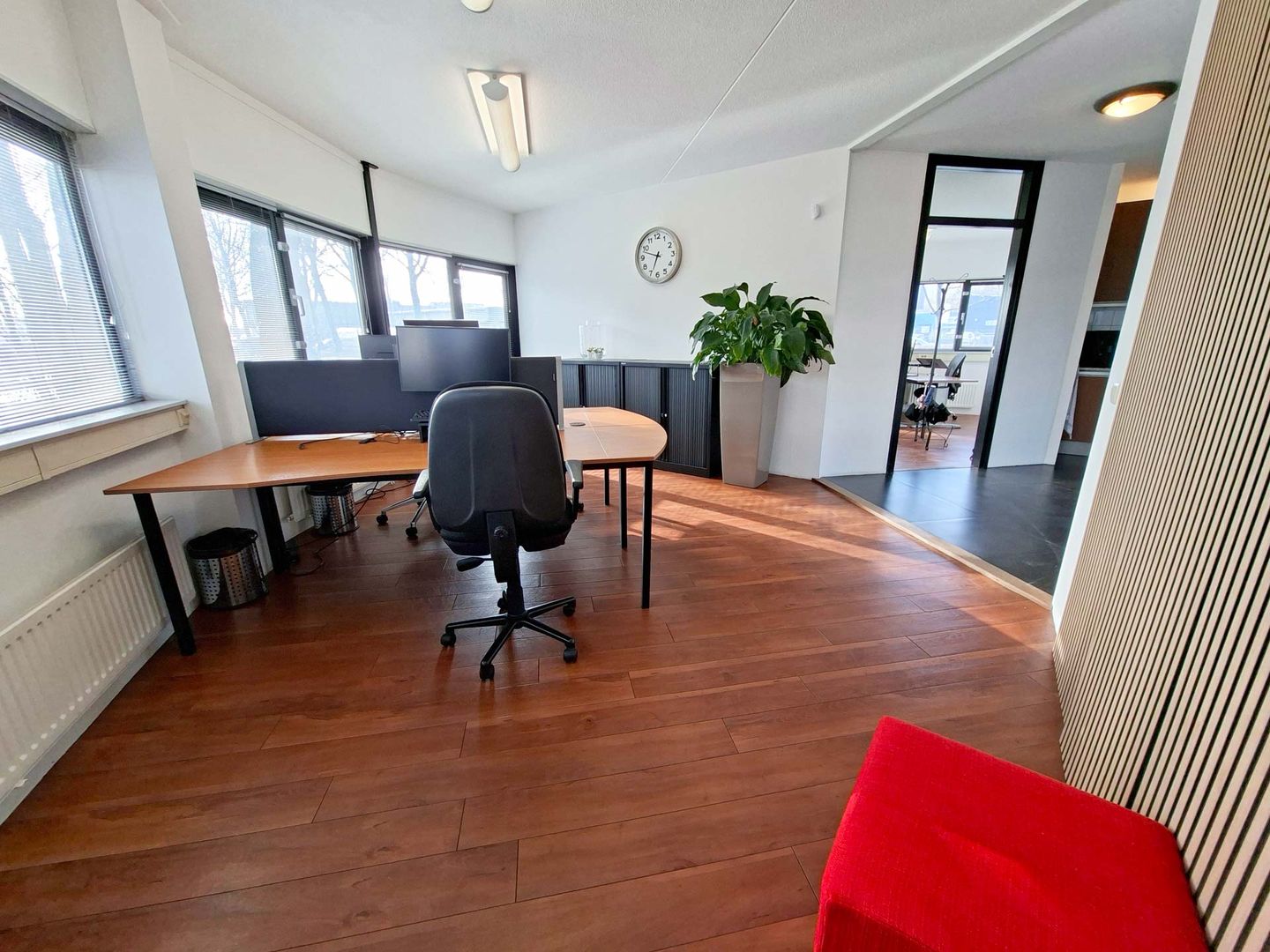 Bekijk foto 4 van Randstad 22 145