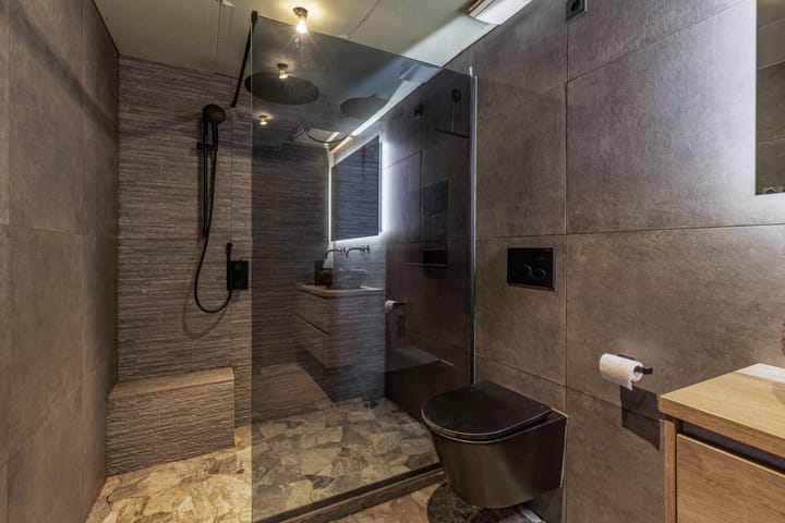 Photo 2 of Wimerts 82