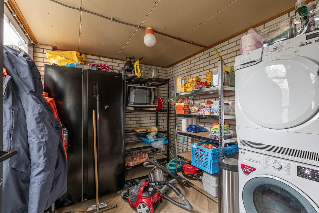 Photo 17 of Wimerts 82