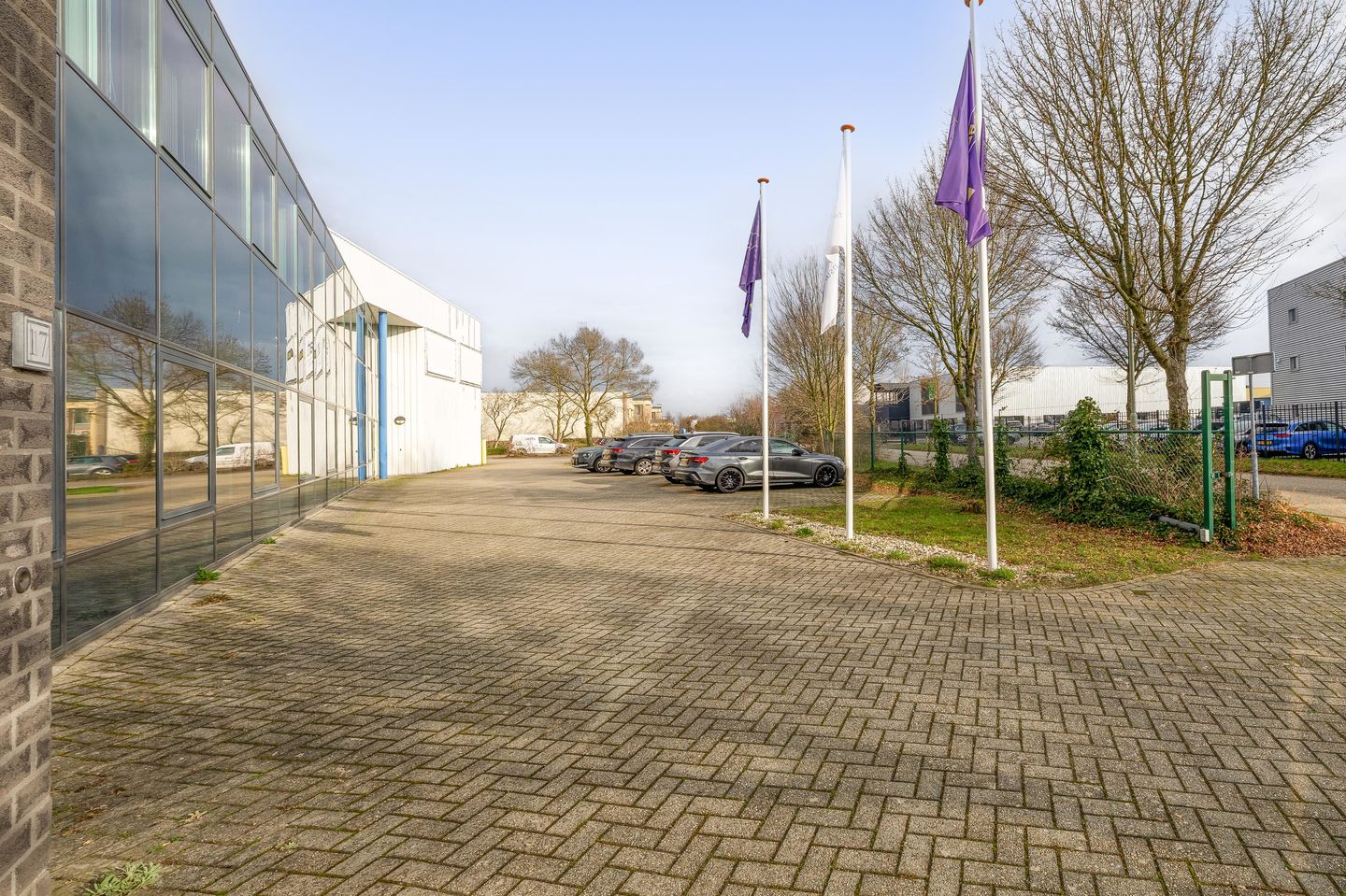 View photo 2 of Blauwwater 17