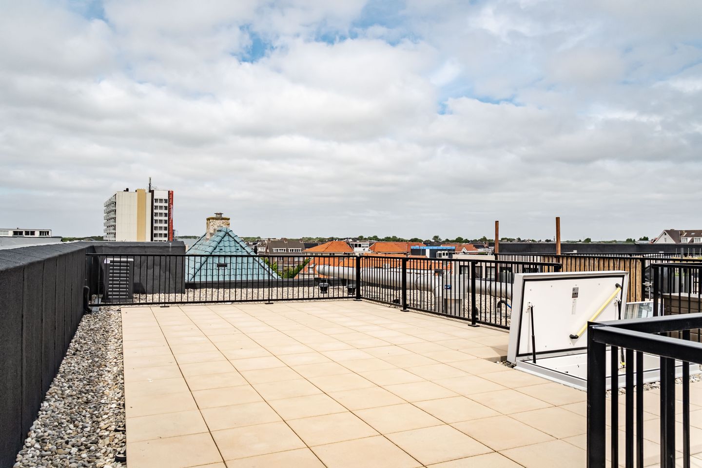 Foto 25 van Jan van Henegouwenweg 31