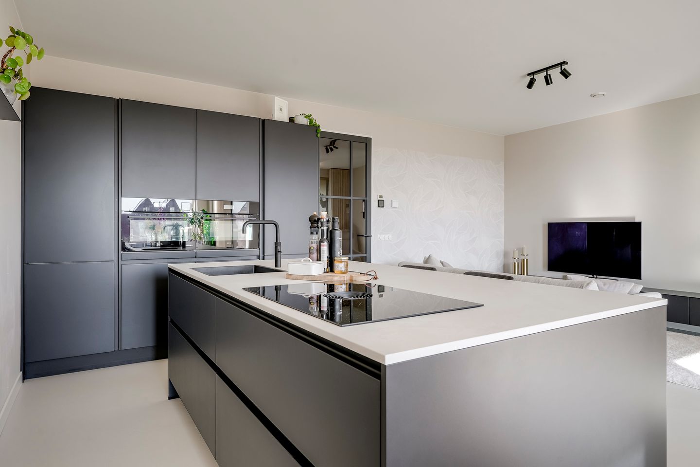 Foto 19 van Madridstraat 88-C