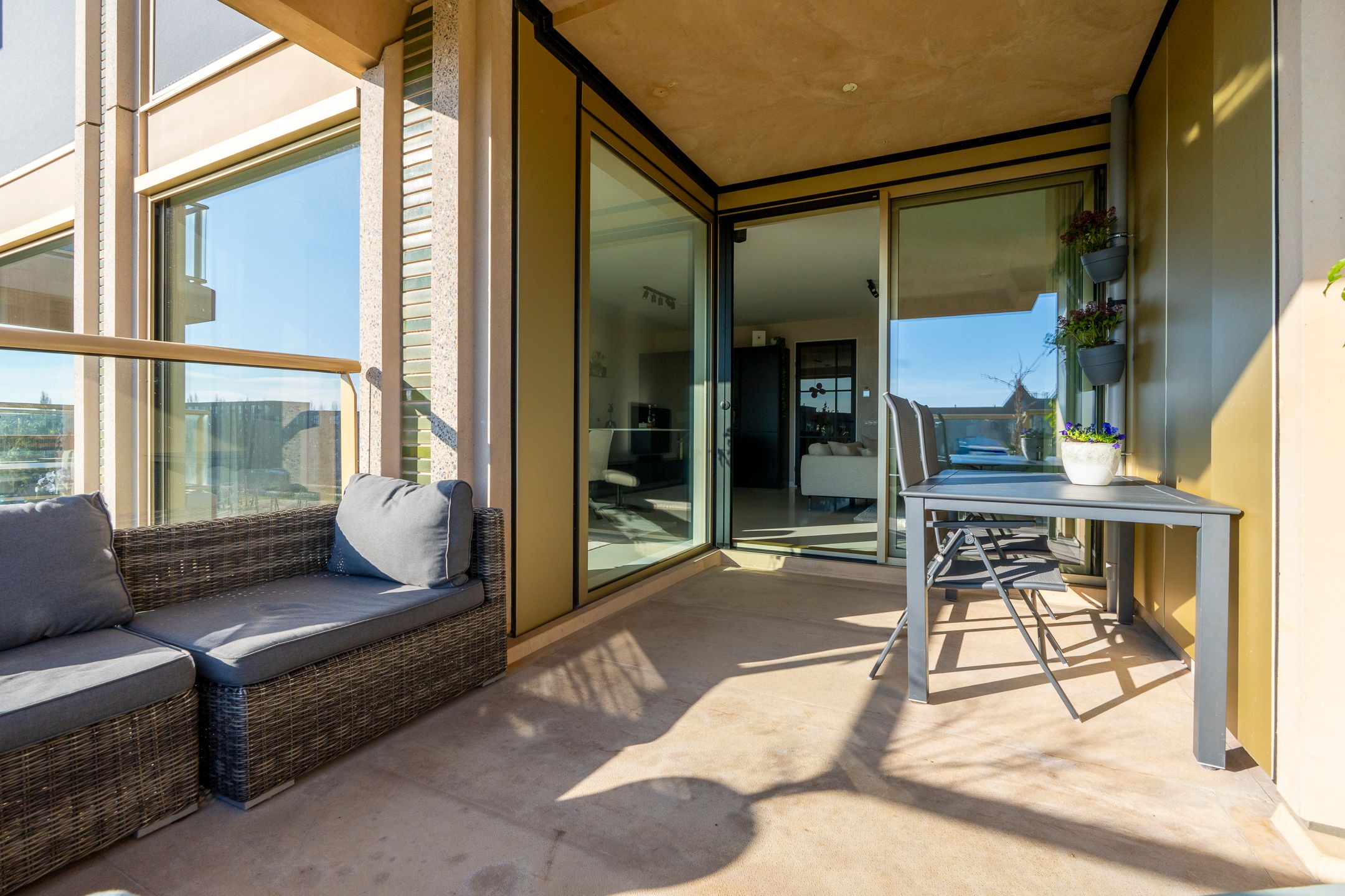 Foto 30 van Madridstraat 88-C