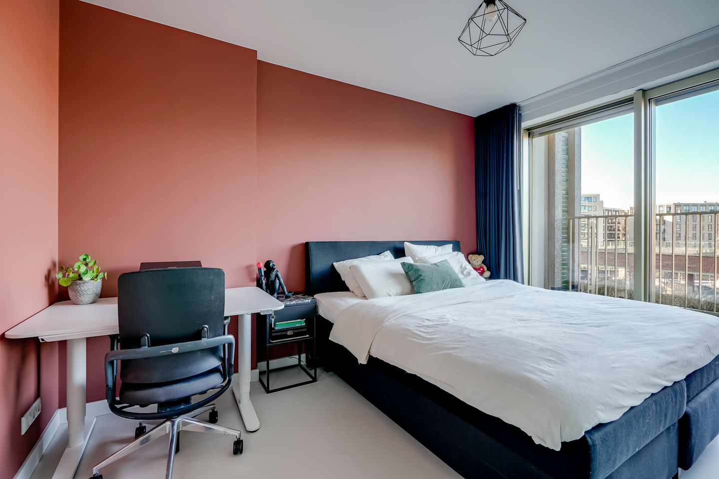 Foto 35 van Madridstraat 88-C