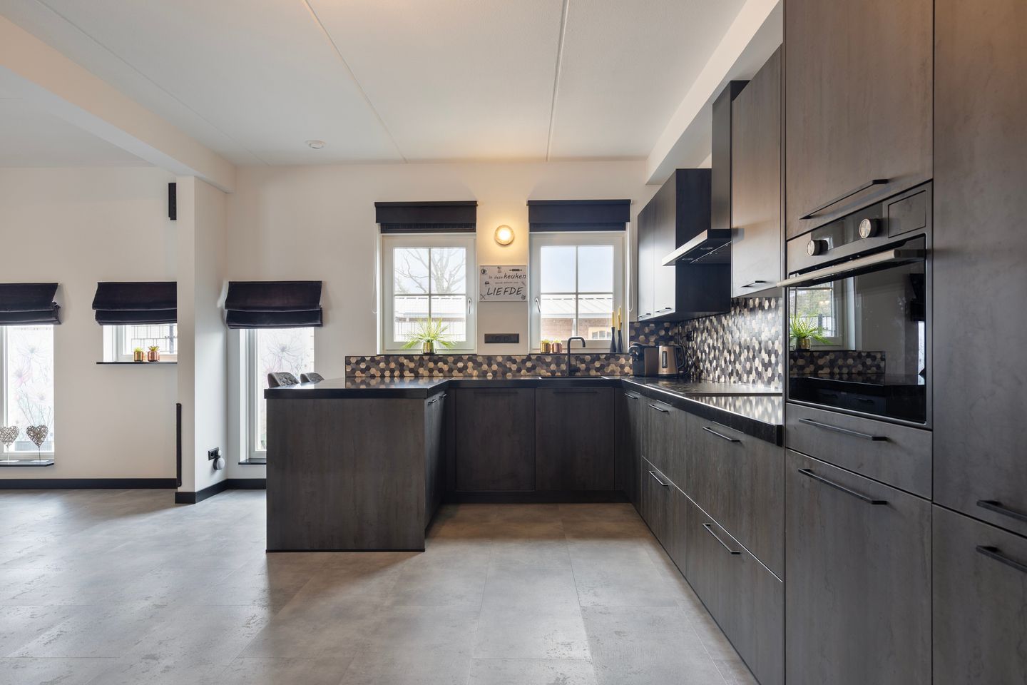 Foto 10 van Molenweg 28-B