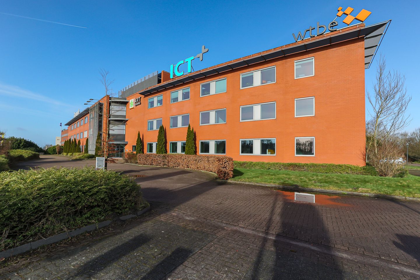 Bekijk foto 2 van Rozenburglaan 1