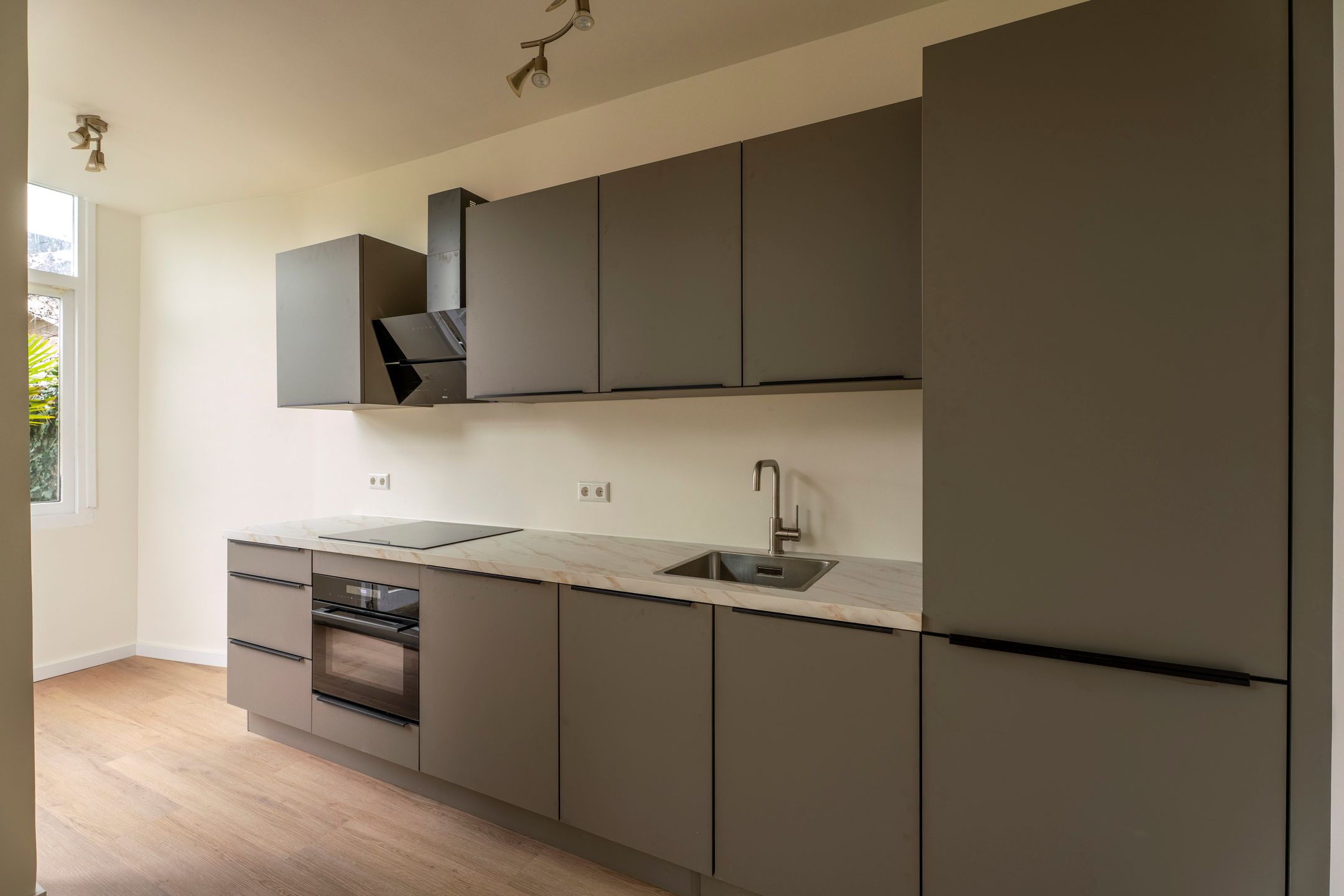 Foto 6 van Marnixstraat 1