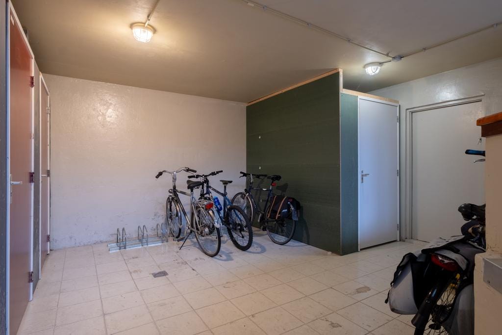 Photo 37 of Oostergrachtswal 35-A