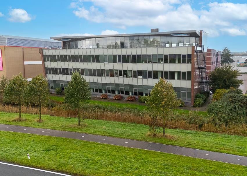 Bekijk foto 1 van Curieweg 9