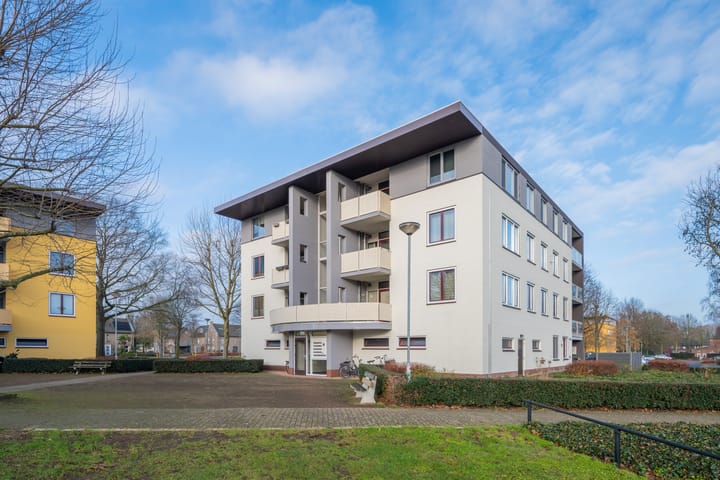 Photo 2 of Zwaluwstraat 81