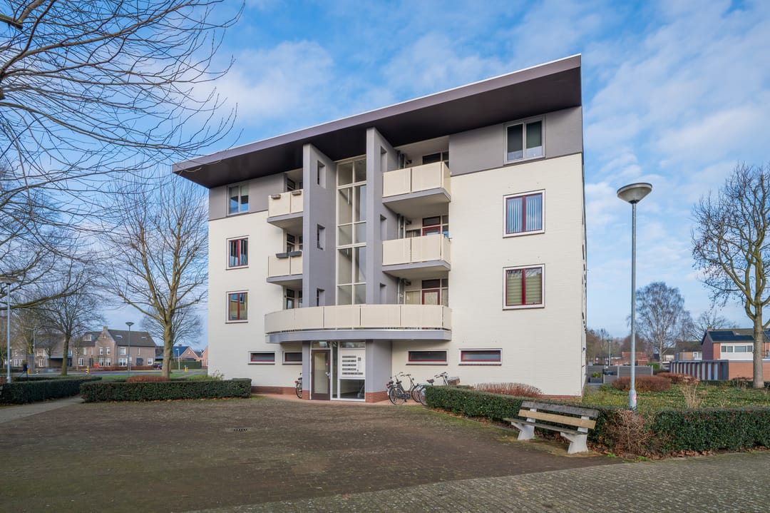 Photo 31 of Zwaluwstraat 81