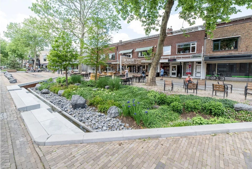 View photo 2 of Grotestraat 162-a