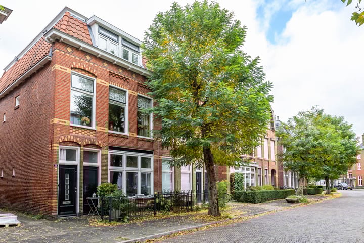 Emmastraat 18