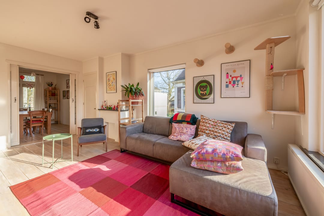 Photo 2 of Niemeijerstraat 10-I