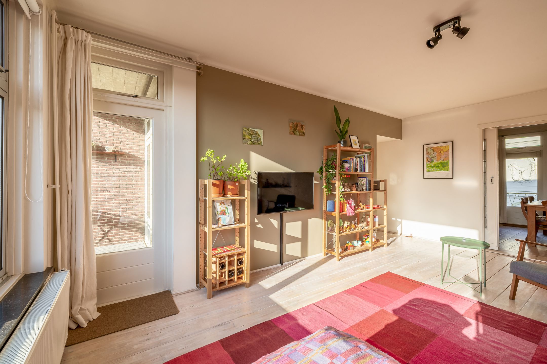 Photo 15 of Niemeijerstraat 10-I