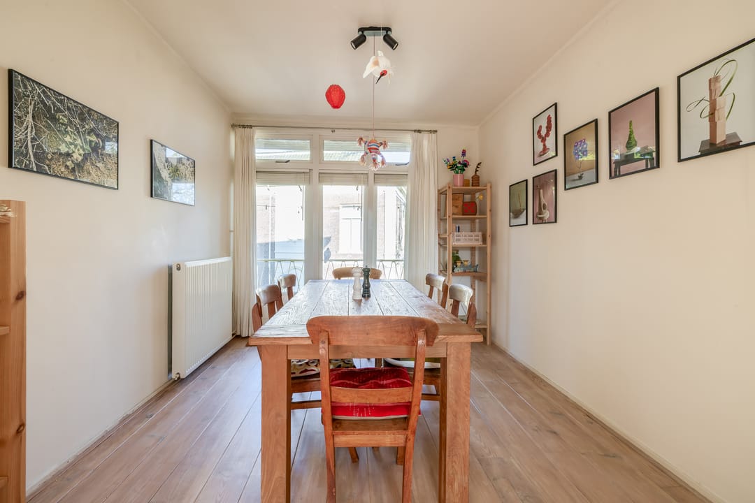 Photo 16 of Niemeijerstraat 10-I