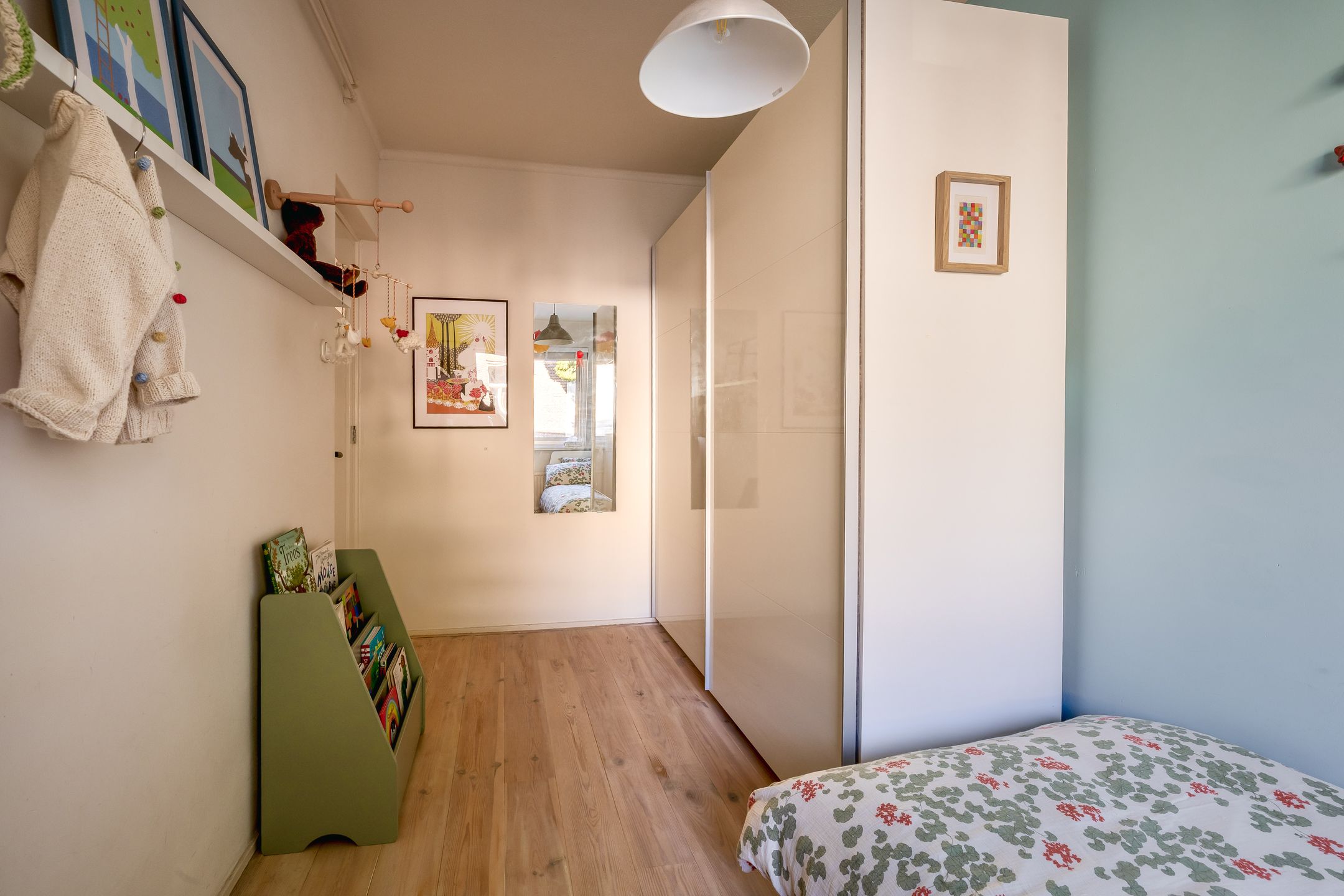 Photo 27 of Niemeijerstraat 10-I