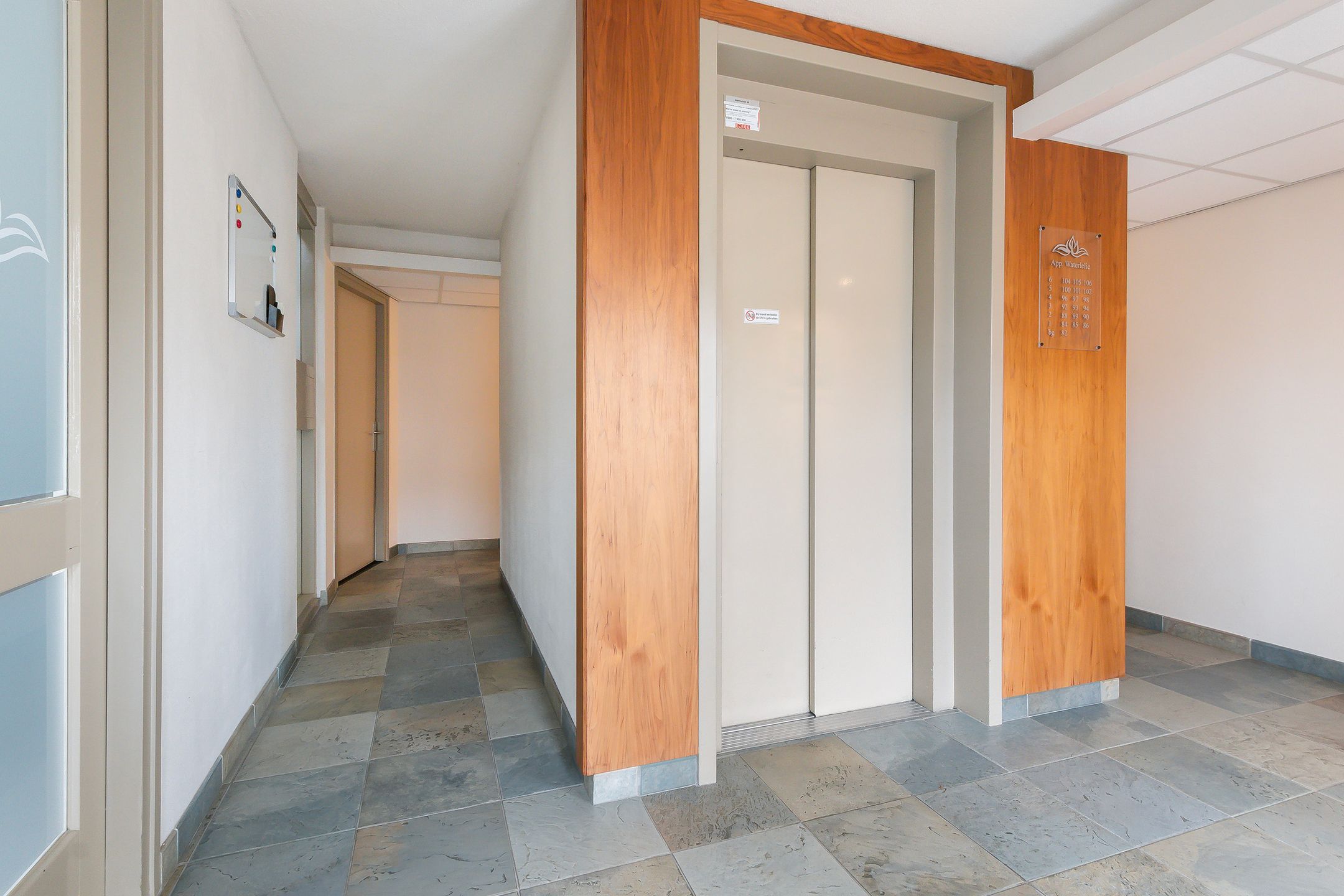 Foto 30 van Merbau 94