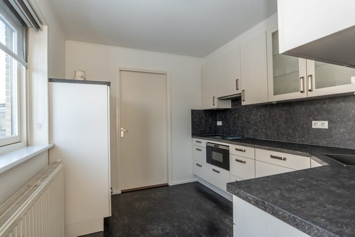 Photo 11 of A.H. van Swinderenstraat 10