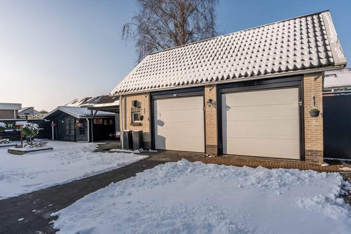 Photo 39 of A.H. van Swinderenstraat 10