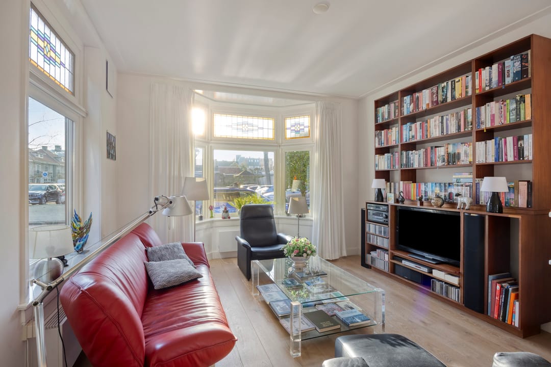 Foto 8 van Nairacstraat 9