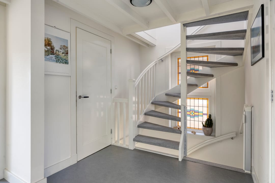 Foto 16 van Nairacstraat 9