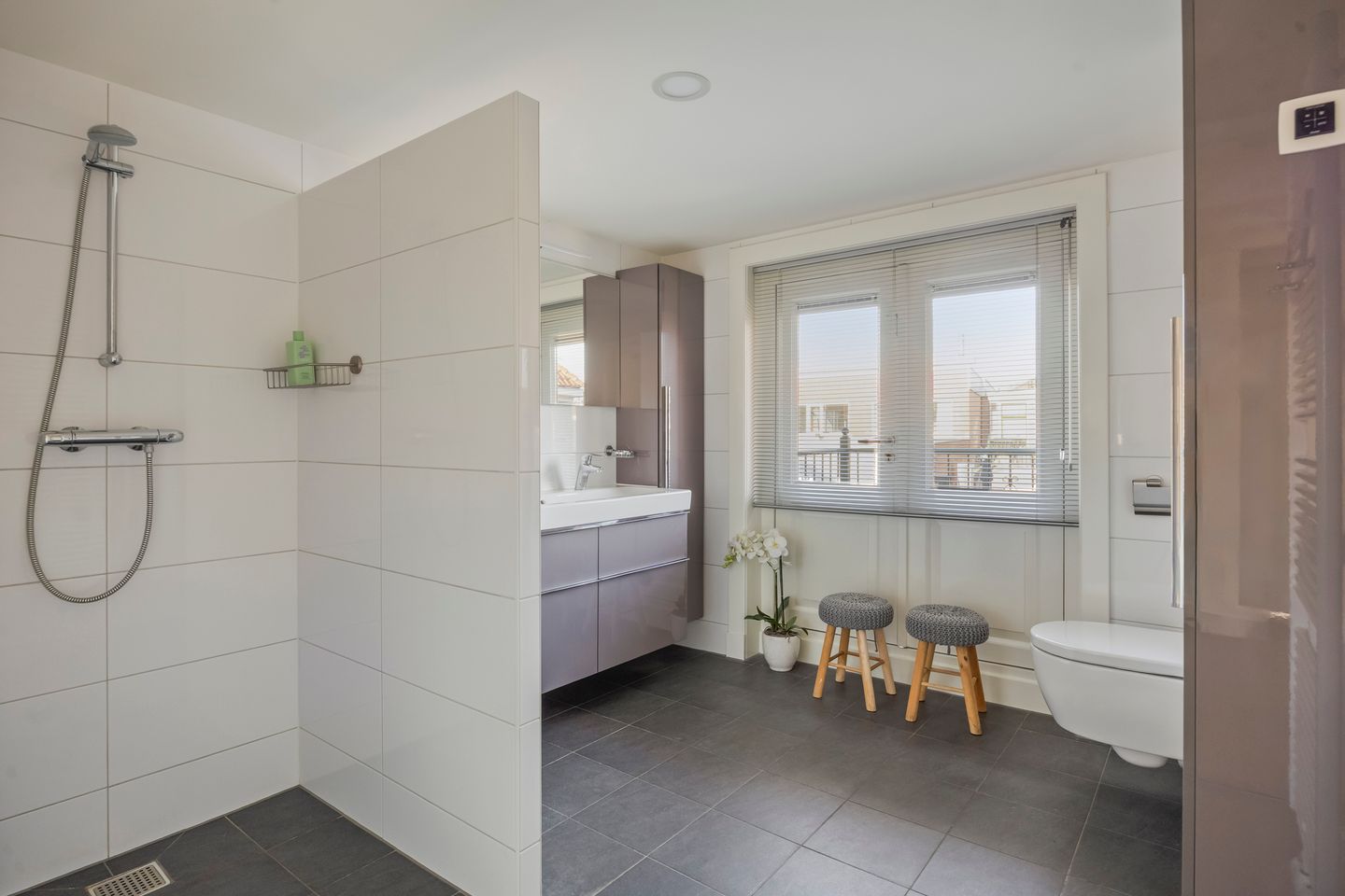 Foto 19 van Nairacstraat 9