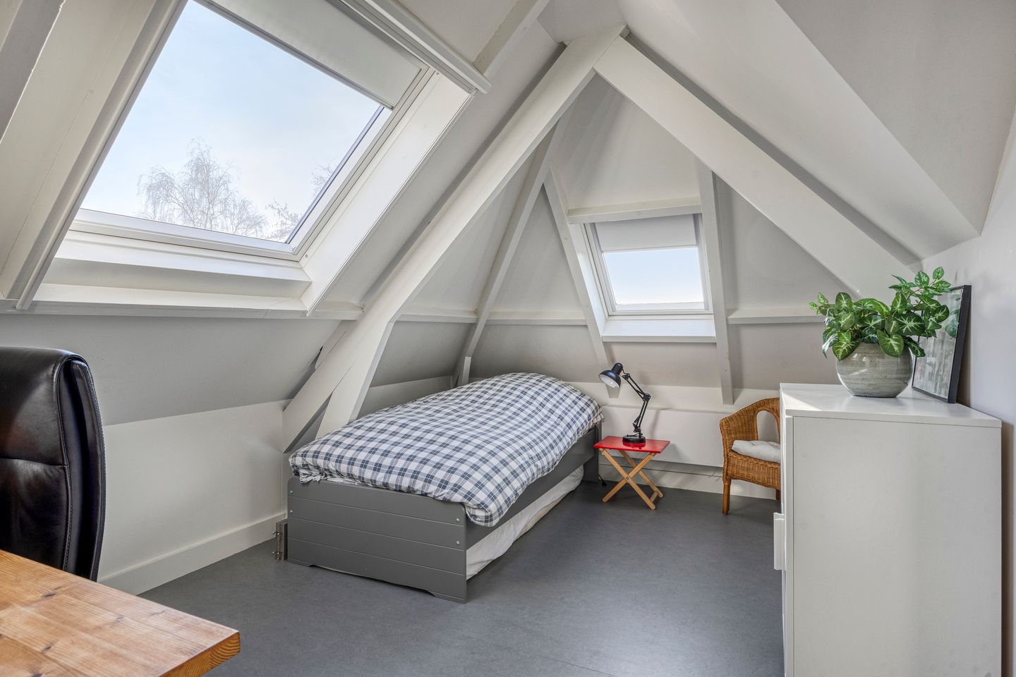 Foto 29 van Nairacstraat 9