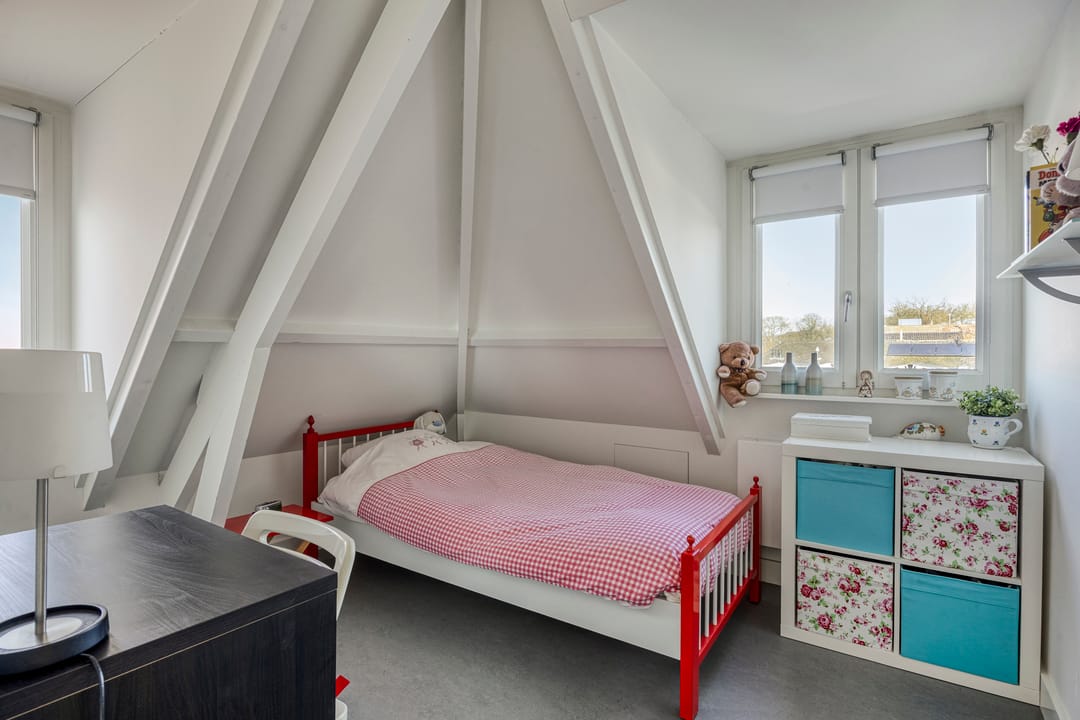 Foto 31 van Nairacstraat 9