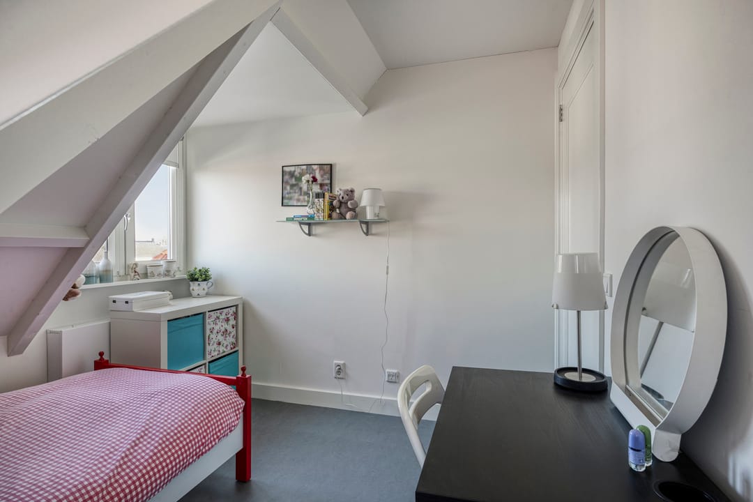 Foto 32 van Nairacstraat 9