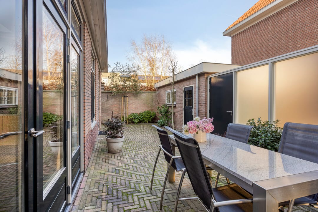 Foto 37 van Nairacstraat 9