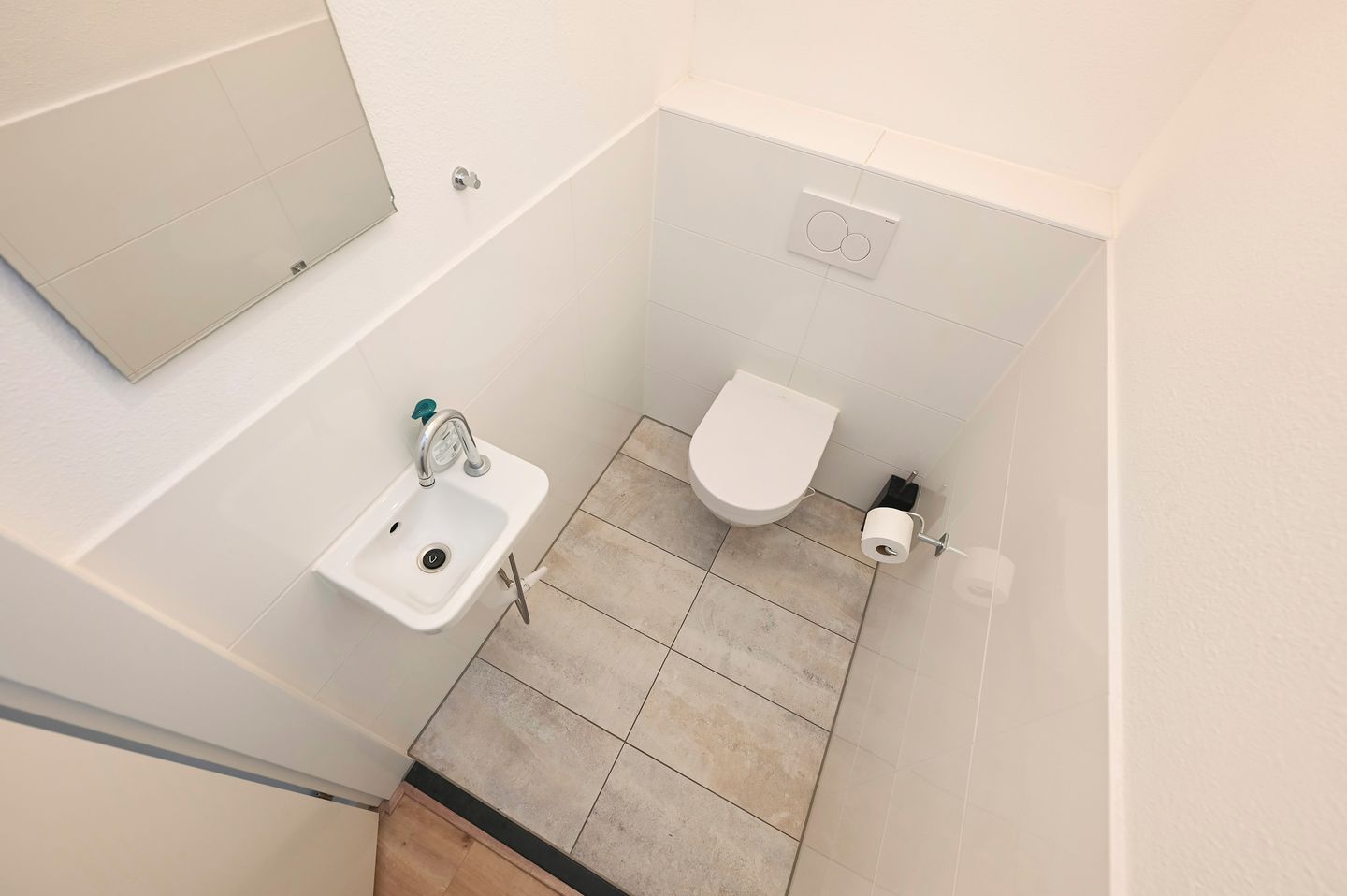 Photo 19 of Waldorpstraat 1734