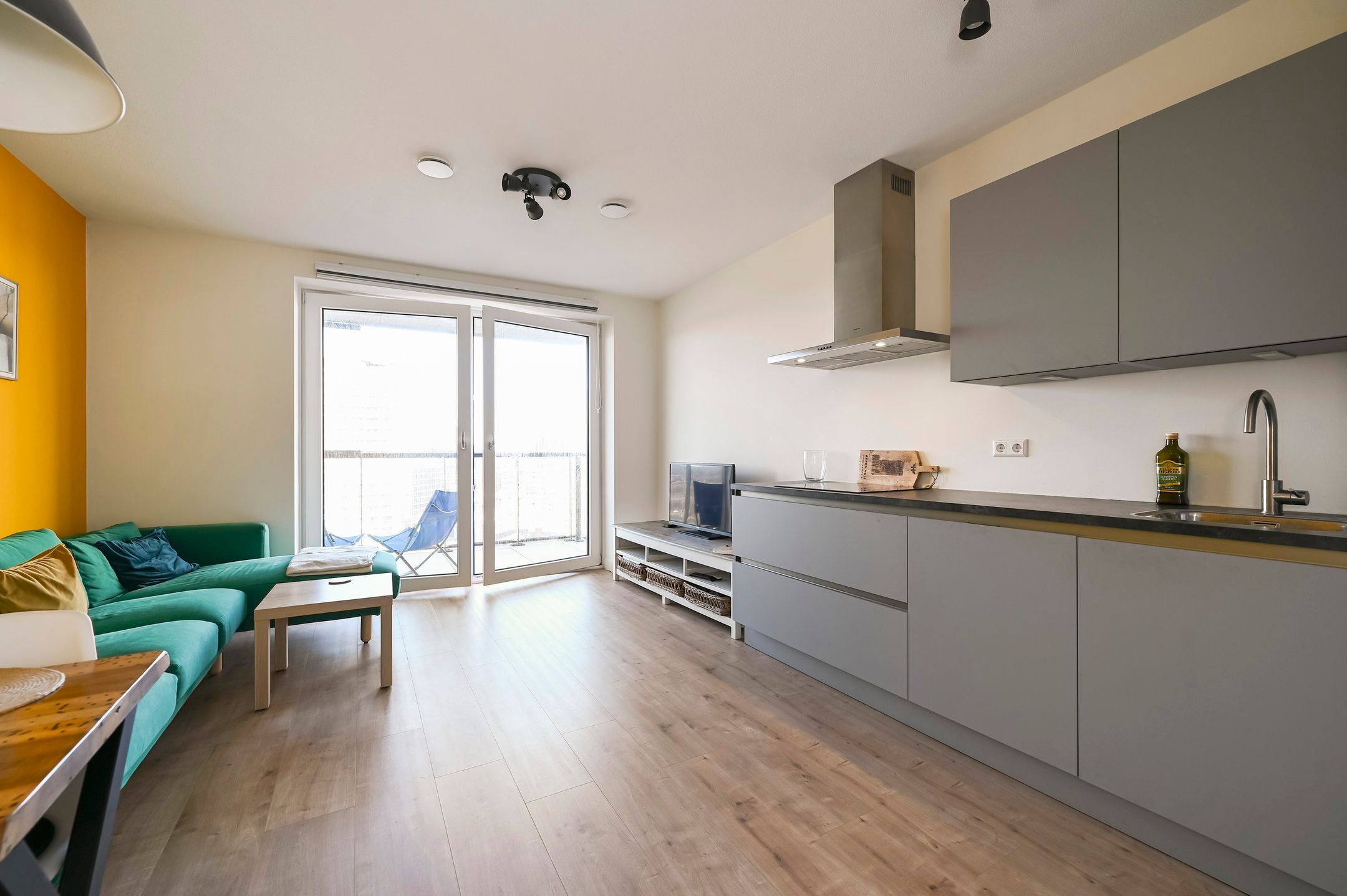 Photo 6 of Waldorpstraat 1734