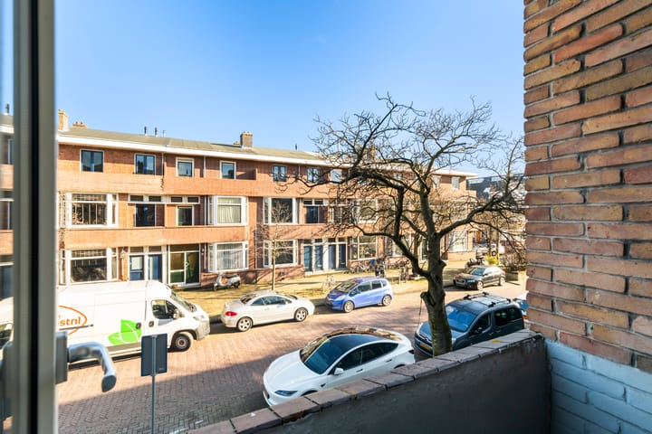 Photo 15 of Van Ostadelaan 27-A