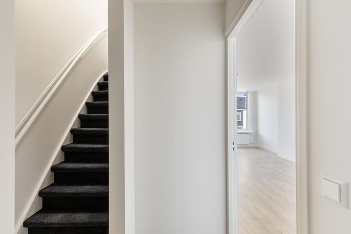 Photo 16 of Van Ostadelaan 27-A