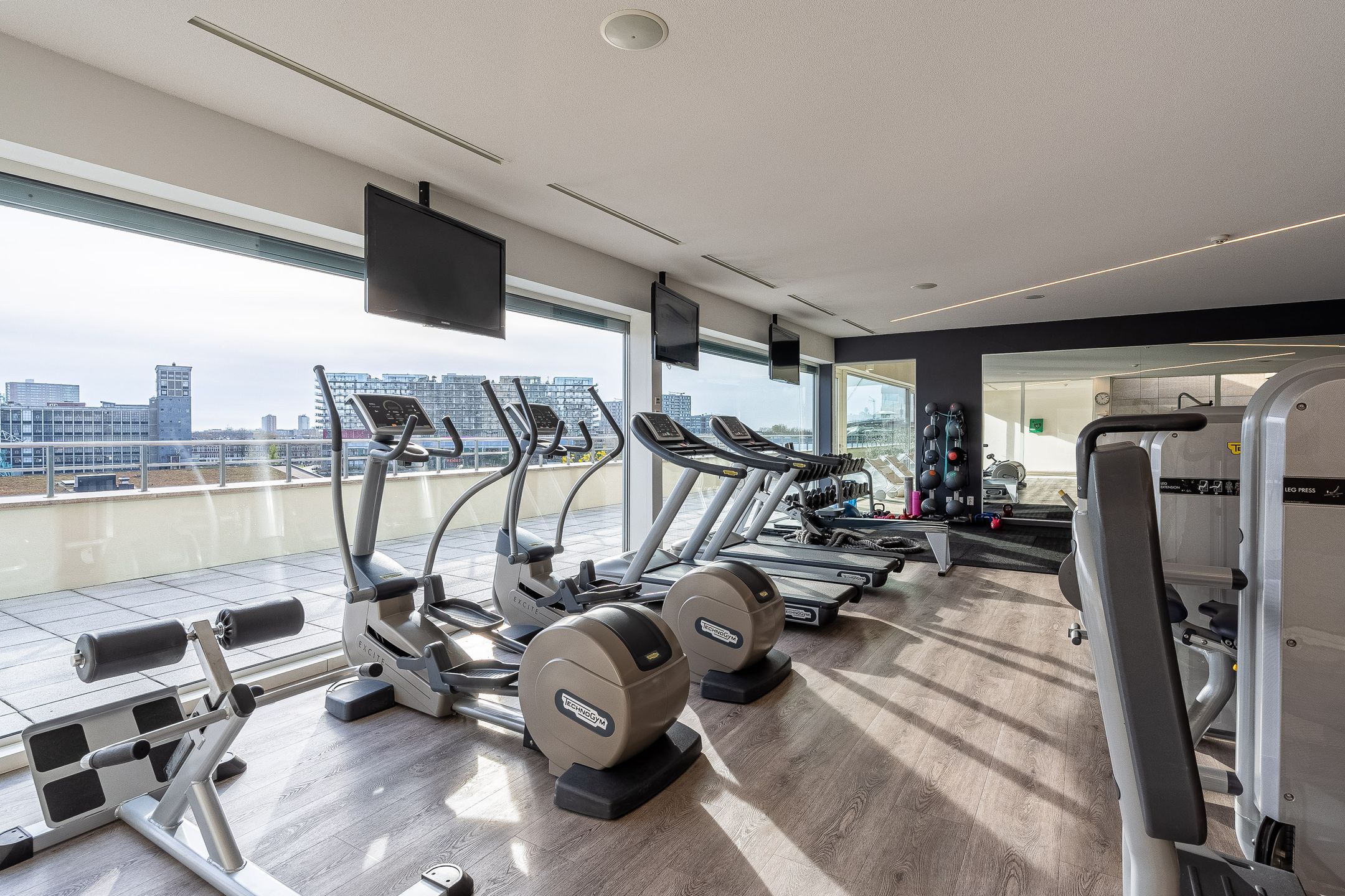 Foto 39 van Van der Hoevenplein 13