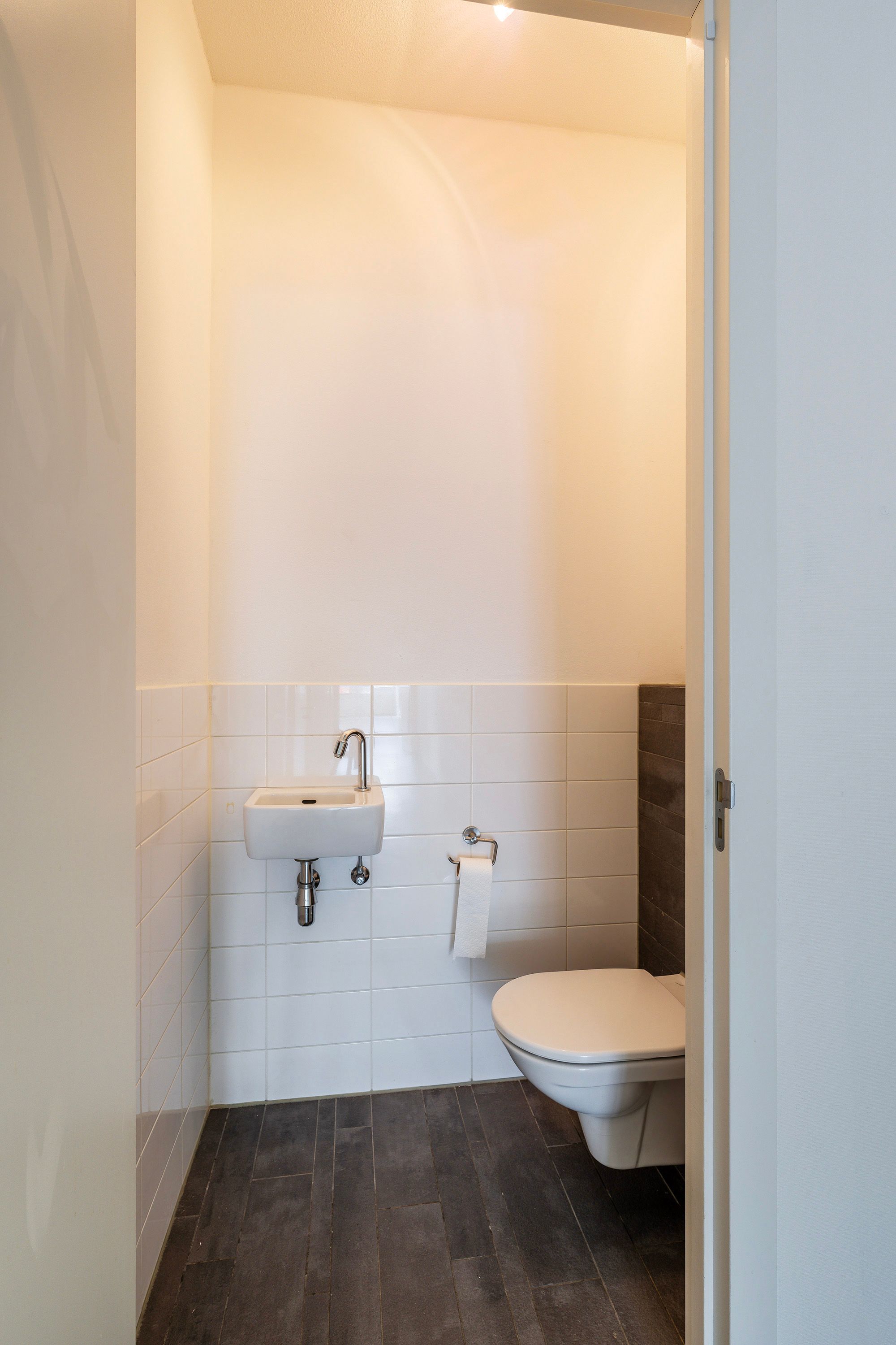 Foto 12 van Van der Hoevenplein 13