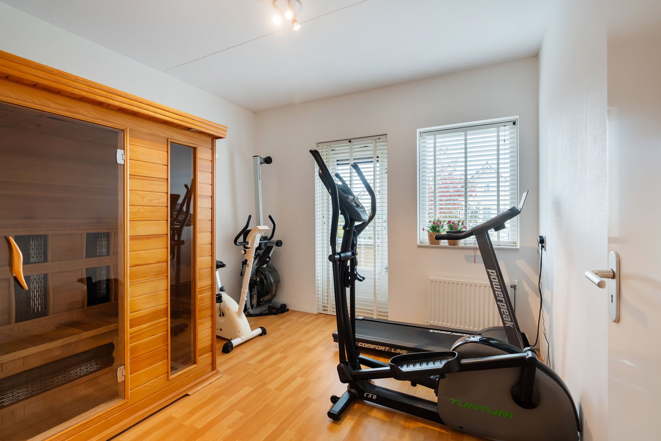 Photo 15 of Turkoois 9