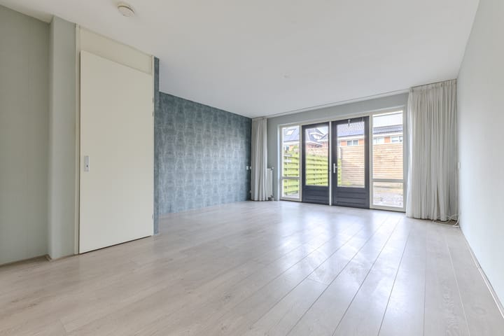 Photo 2 of Emmy Belinfantelaan 57