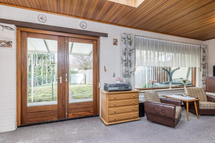 Photo 11 of Burg. Kampsstraat 12