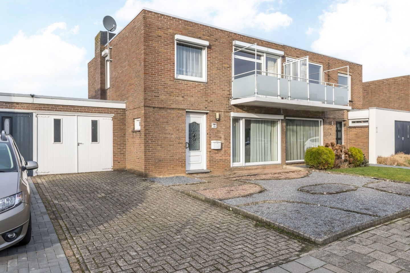 Photo 1 of Burg. Kampsstraat 12