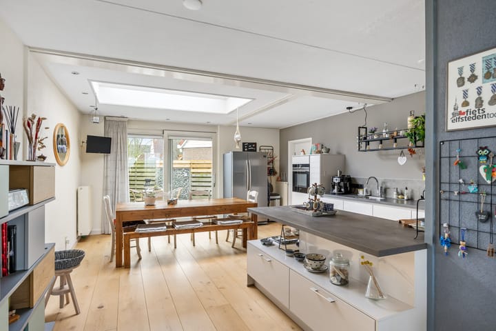 Foto 10 van Essenburg 16